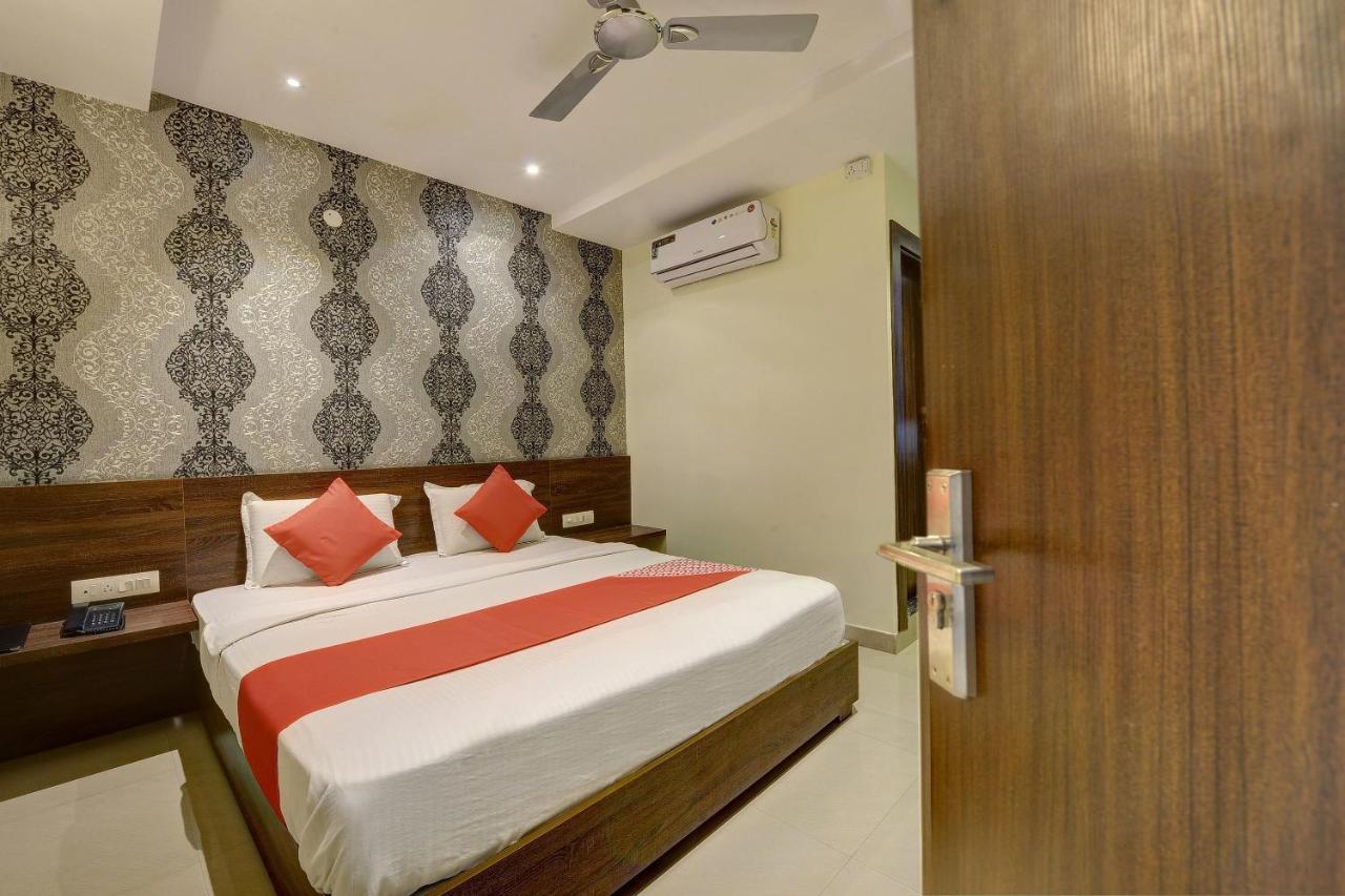 Capital O Hotel Samanvi International Belur  Exteriér fotografie