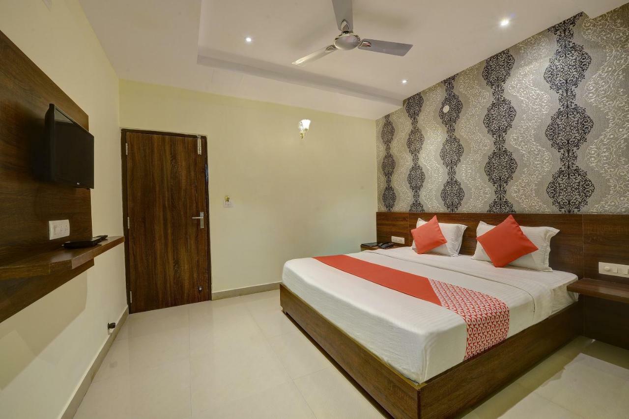 Capital O Hotel Samanvi International Belur  Exteriér fotografie