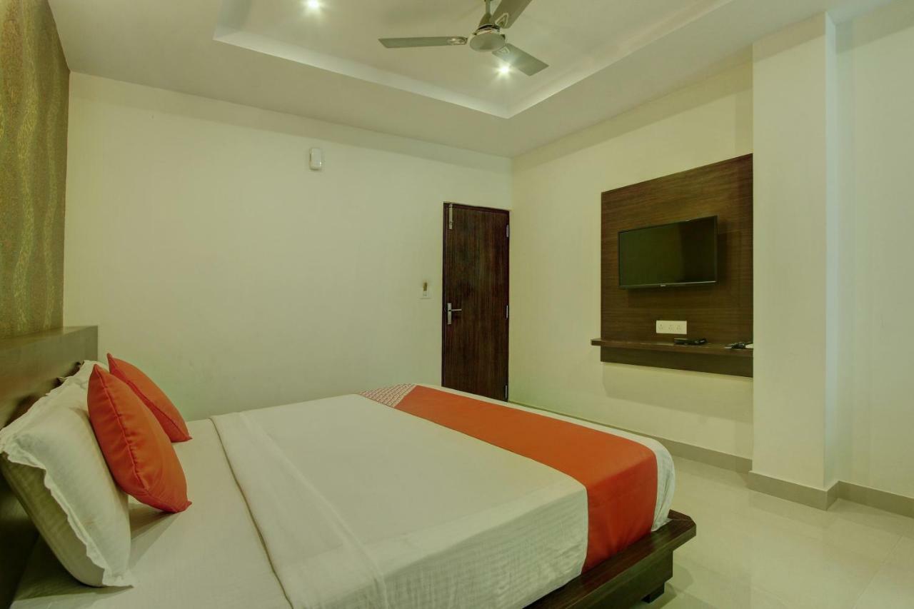 Capital O Hotel Samanvi International Belur  Exteriér fotografie